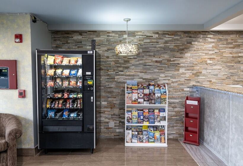 בית מלון כפרי Hilltop Inn & Suites, Near Foxwoods Casino