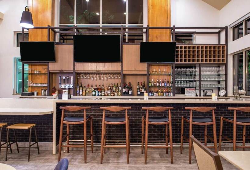 ホテル Hilton Garden Inn Bend