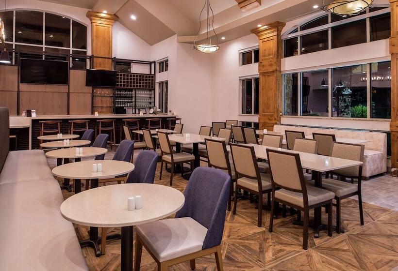 ホテル Hilton Garden Inn Bend