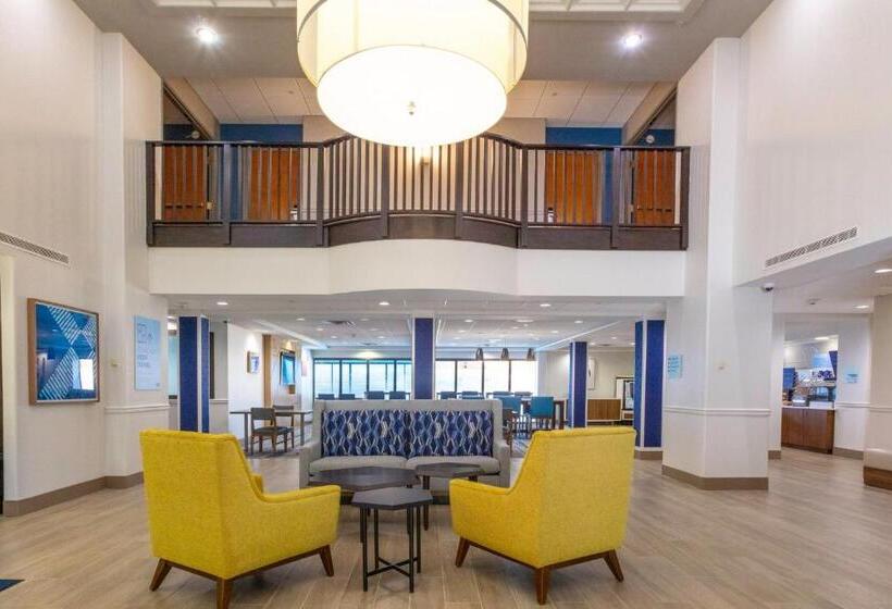 Holiday Inn Express Hotel & Suites Jacksonville Airport, An Ihg