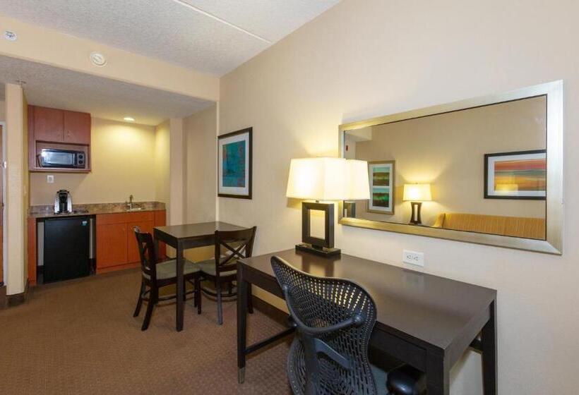 Holiday Inn Express Hotel & Suites Jacksonville Airport, An Ihg