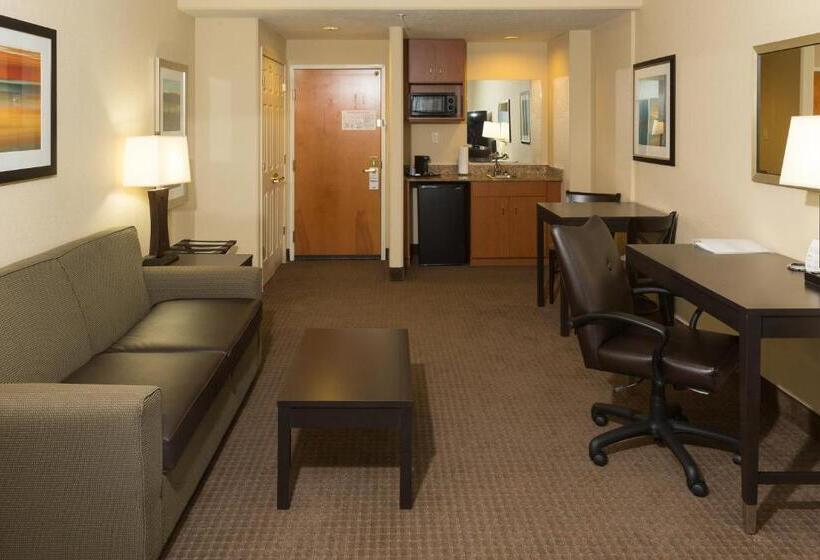 Holiday Inn Express Hotel & Suites Jacksonville Airport, An Ihg