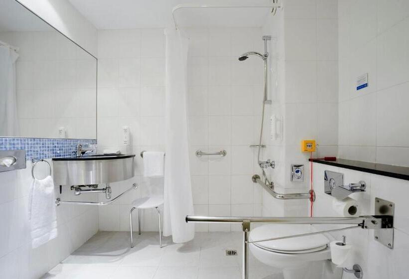 هتل Holiday Inn Express Alcobendas, An Ihg