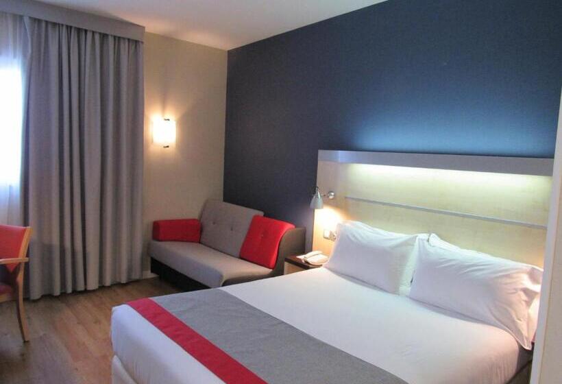 هتل Holiday Inn Express Alcobendas, An Ihg