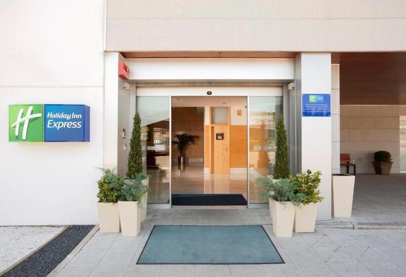 هتل Holiday Inn Express Alcobendas, An Ihg