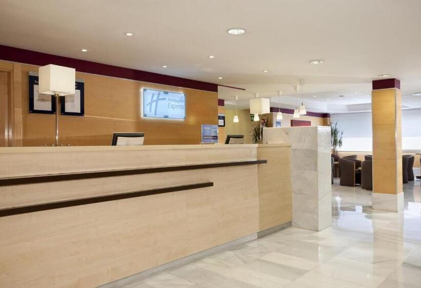 هتل Holiday Inn Express Alcobendas, An Ihg