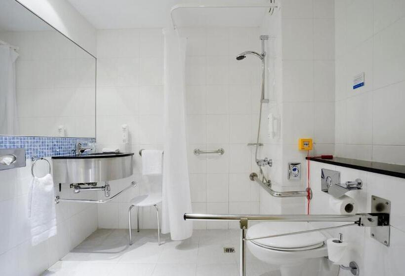 هتل Holiday Inn Express Alcobendas, An Ihg