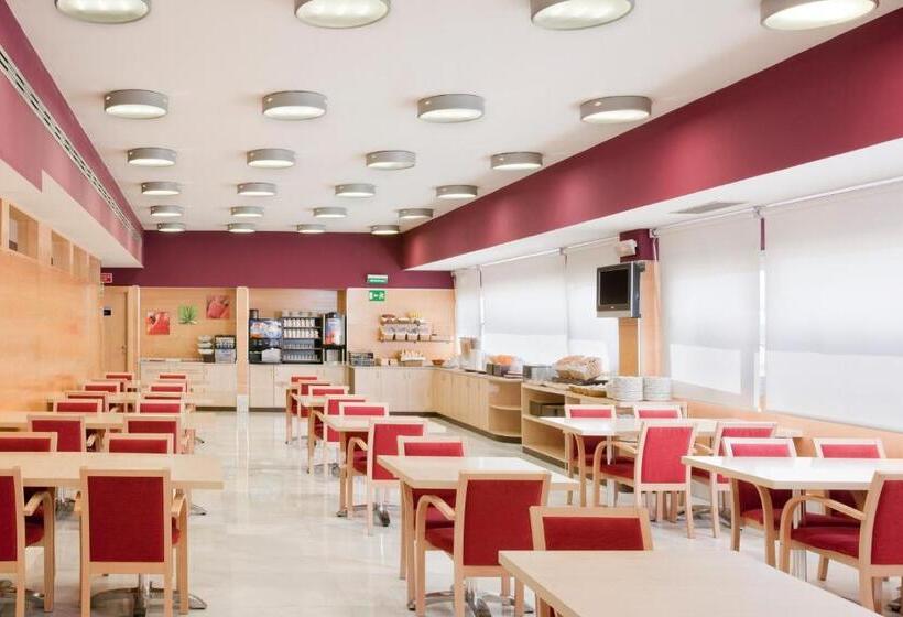 هتل Holiday Inn Express Alcobendas, An Ihg