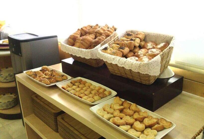 هتل Holiday Inn Express Alcobendas, An Ihg