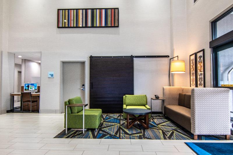 فندق Holiday Inn Express & Suites   Indianapolis Northwest, An Ihg