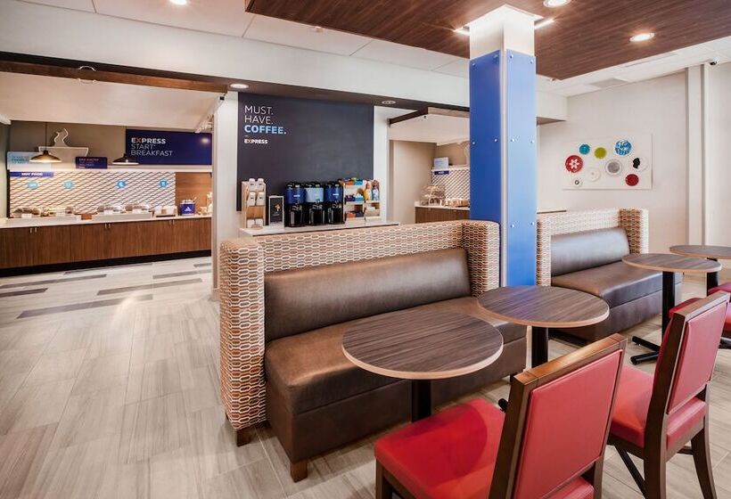 בית מלון כפרי Holiday Inn Express & Suites   Prospect Heights, An Ihg