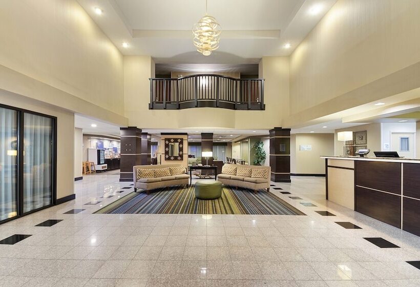 Отель Holiday Inn Express Bloomington West, An Ihg