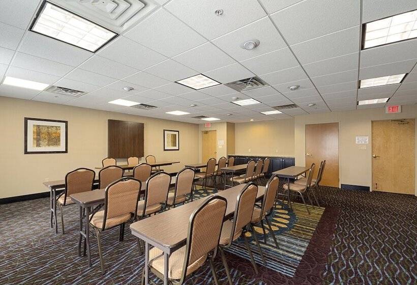 Отель Holiday Inn Express Bloomington West, An Ihg