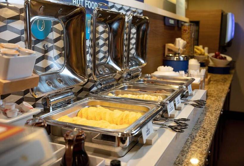 Отель Holiday Inn Express Bloomington West, An Ihg