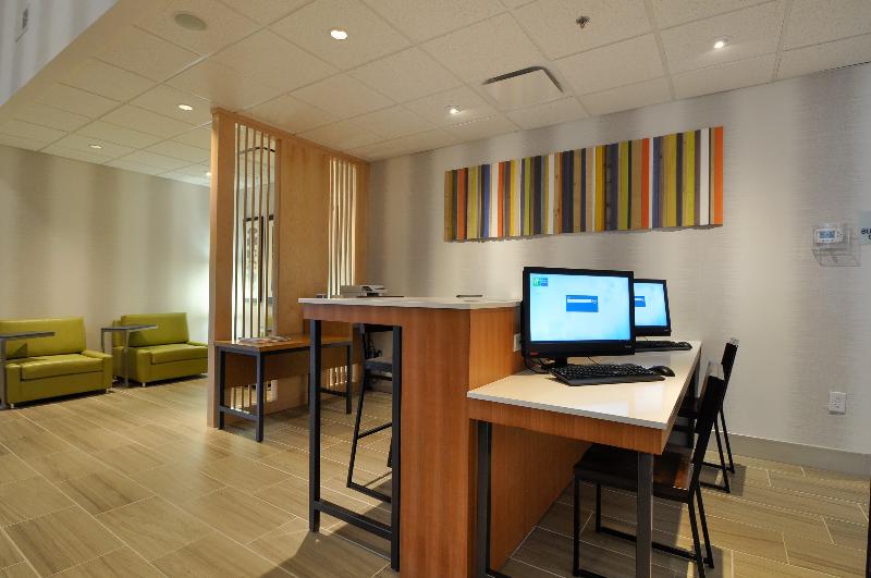 فندق Holiday Inn Express Quantico   Stafford, An Ihg