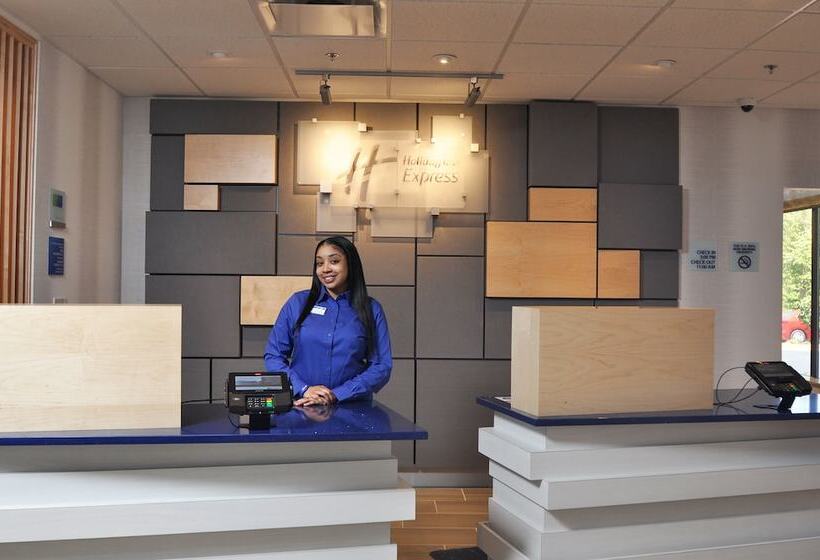 فندق Holiday Inn Express Quantico   Stafford, An Ihg