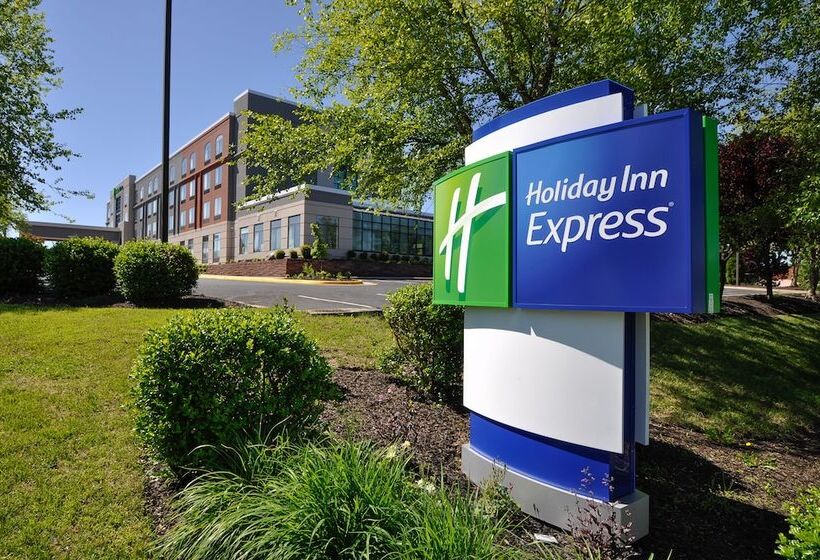 فندق Holiday Inn Express Quantico   Stafford, An Ihg