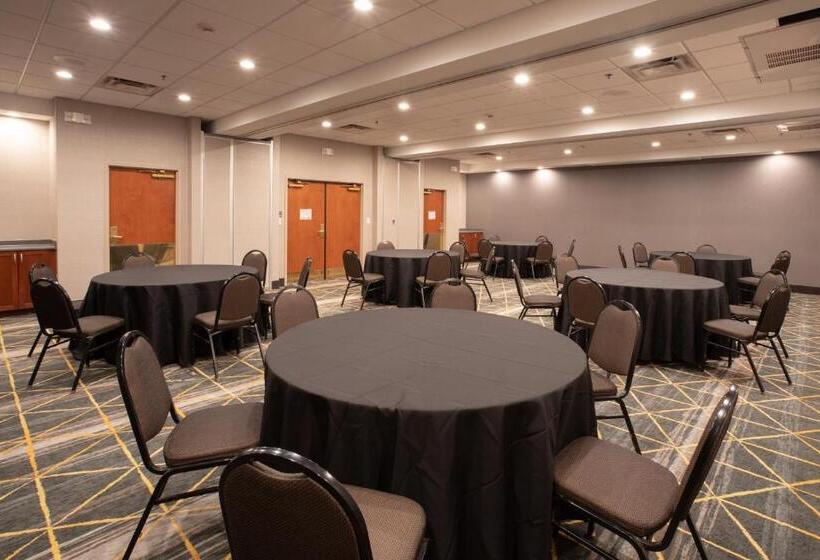 فندق Holiday Inn & Suites Goodyear   West Phoenix Area, An Ihg