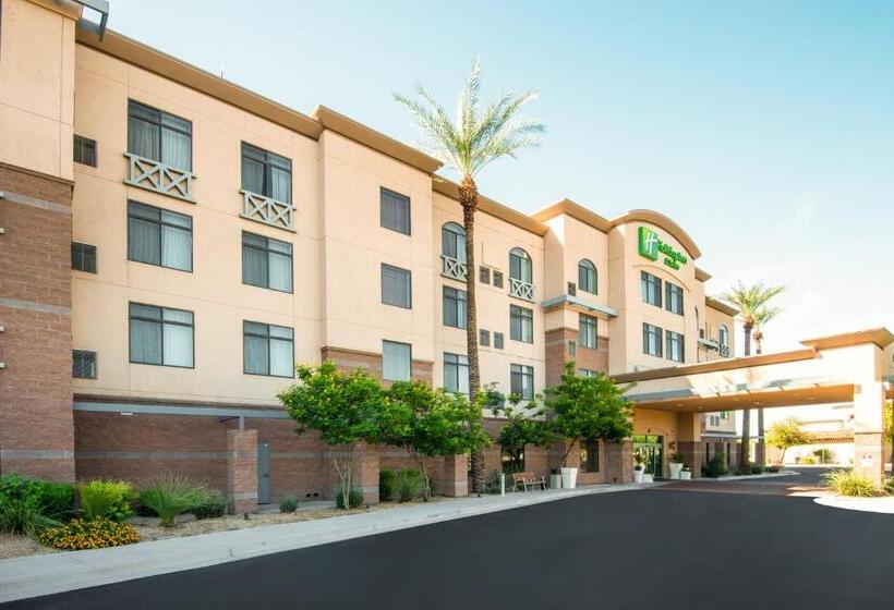فندق Holiday Inn & Suites Goodyear   West Phoenix Area, An Ihg