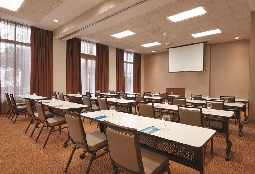 בית מלון כפרי Hyatt House Emeryville