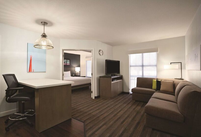 בית מלון כפרי Hyatt House Pleasant Hill