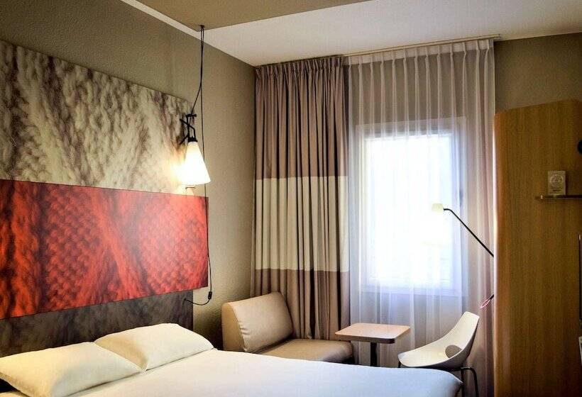 בית מלון כפרי Ibis Lyon Caluire Cité Internationale