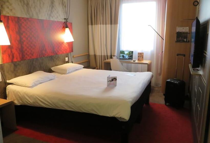 בית מלון כפרי Ibis Lyon Caluire Cité Internationale