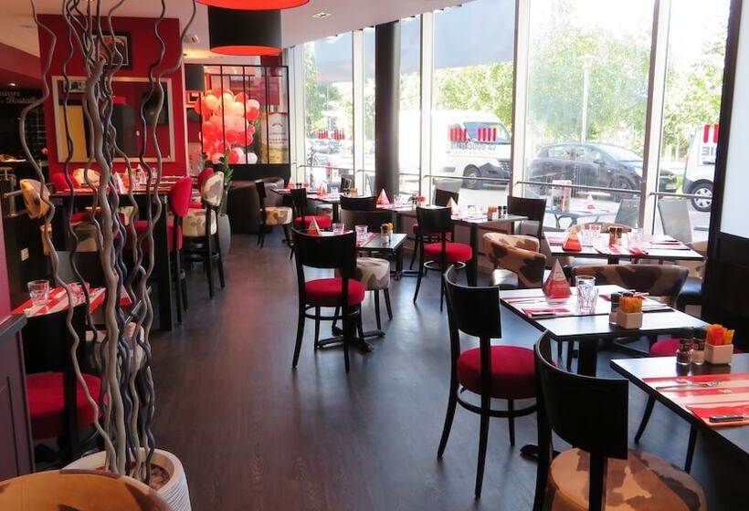 Отель Ibis Lyon Caluire Cité Internationale