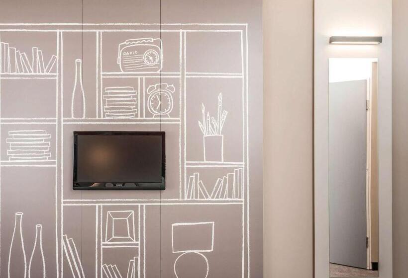 בית מלון כפרי Ibis Paris Porte De Clichy Centre