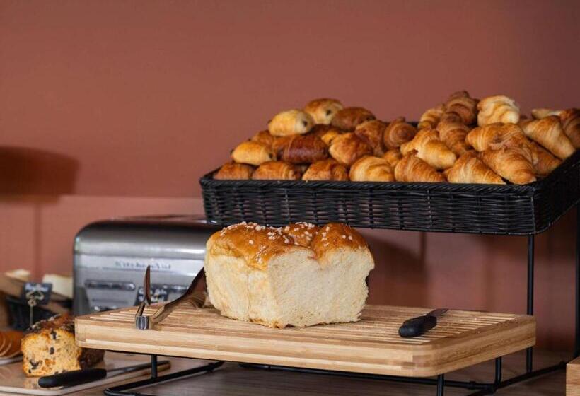 Отель Ibis Styles Lille Aeroport