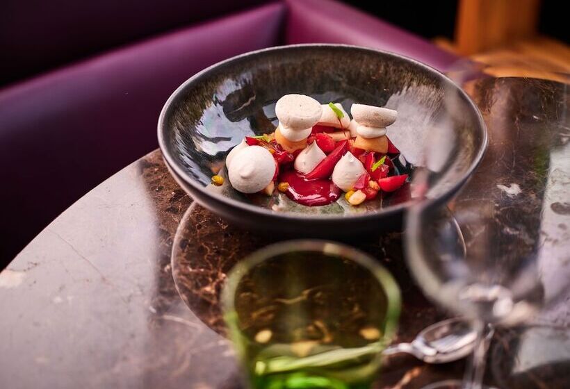 호텔 La Pyramide Maison Henriroux