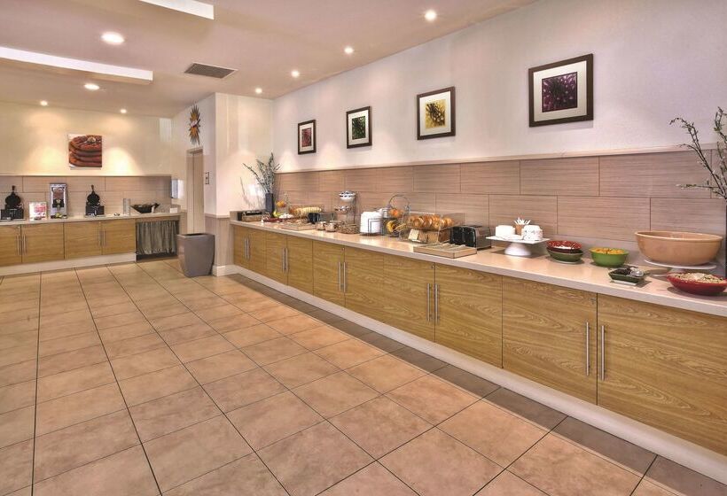 هتل La Quinta By Wyndham Danbury