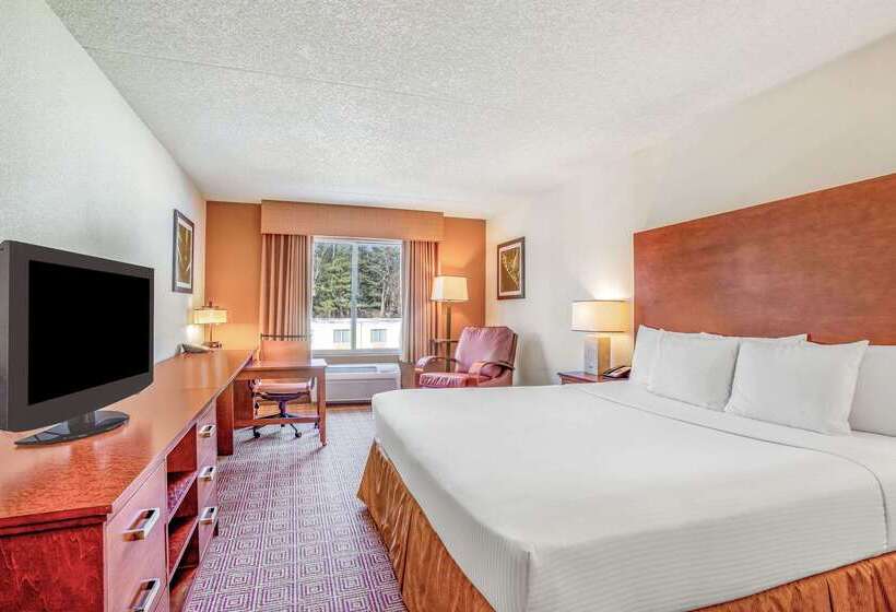 هتل La Quinta By Wyndham Danbury