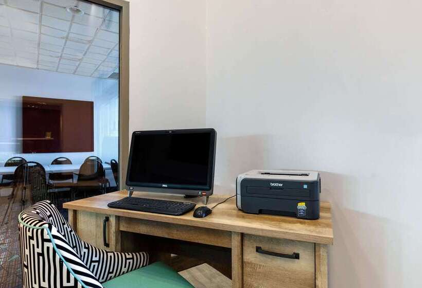 ホテル La Quinta Inn & Suites By Wyndham Omaha Airport Downtown