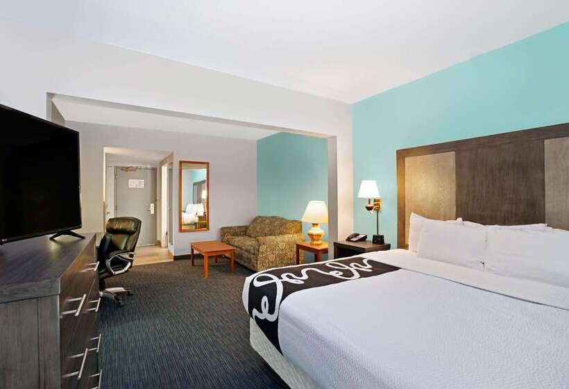 هتل La Quinta Inn & Suites By Wyndham Omaha Airport Downtown
