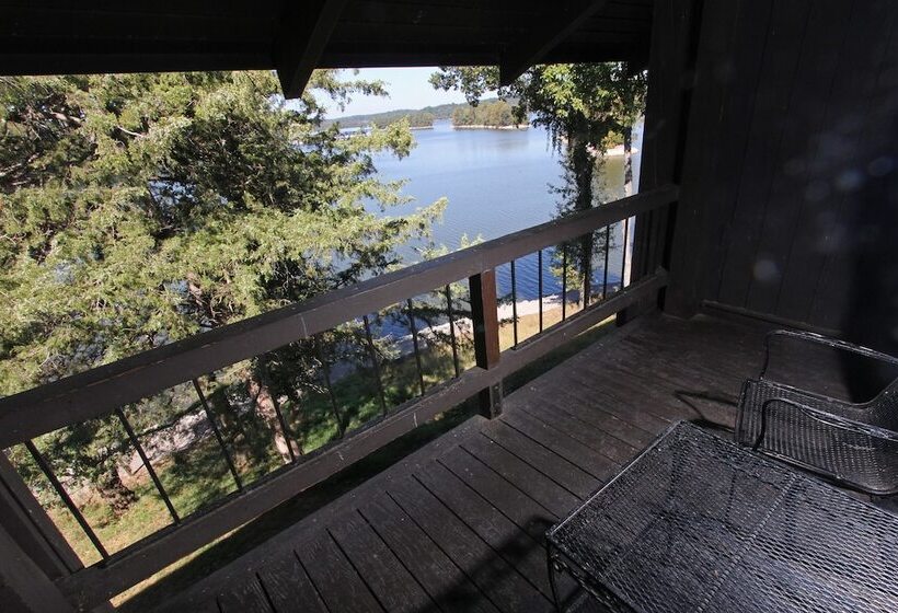 فندق Lake Barkley State Resort