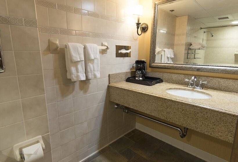 فندق Lake Barkley State Resort