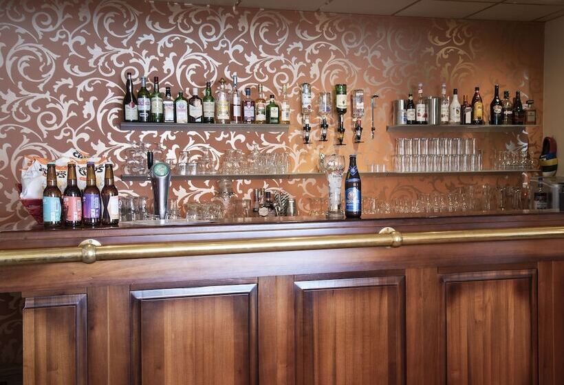 Lavik Fjord Hotel & Apartments