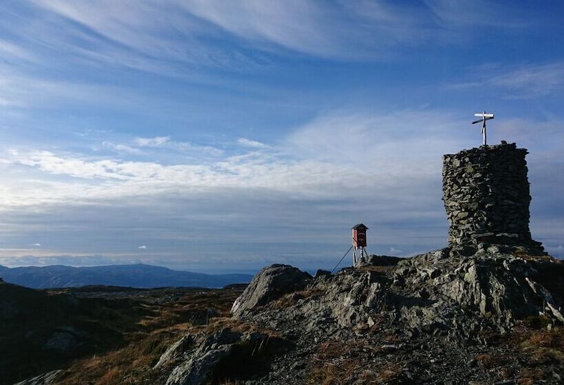 Lavik Fjord Hotel & Apartments