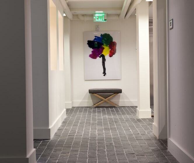 Leslie Hotel Ocean Drive