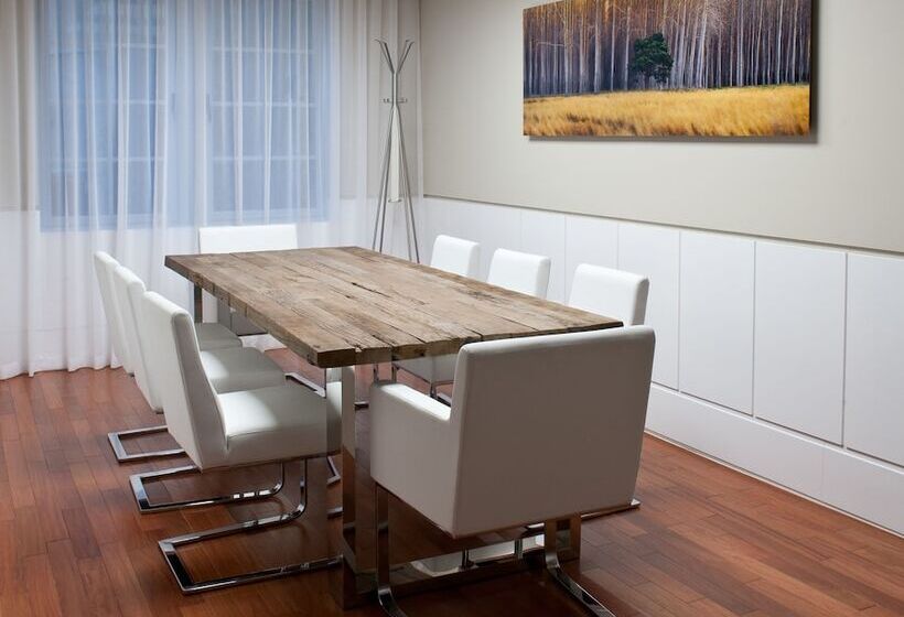 Leslie Hotel Ocean Drive