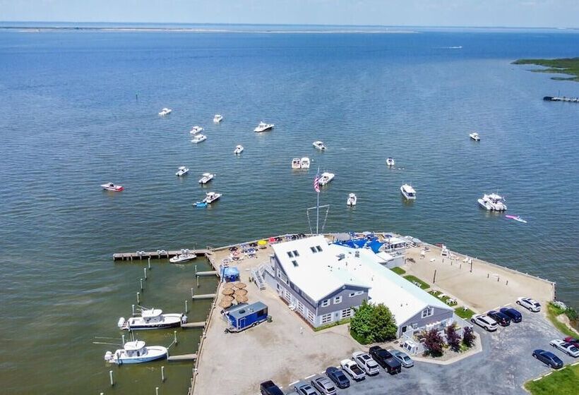 فندق Lowes Wharf Marina Inn