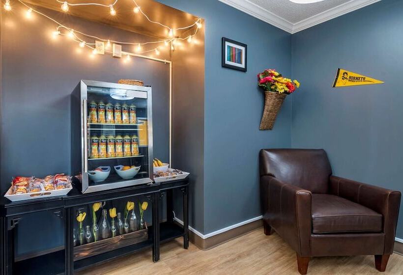 בית מלון כפרי Mainstay Suites Emporia