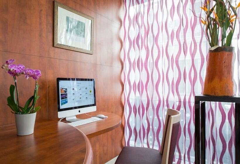 Отель Mercure Béziers