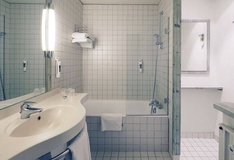 Отель Mercure Millau