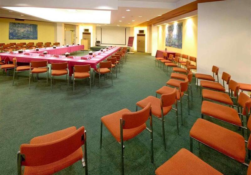 Отель Mercure Millau