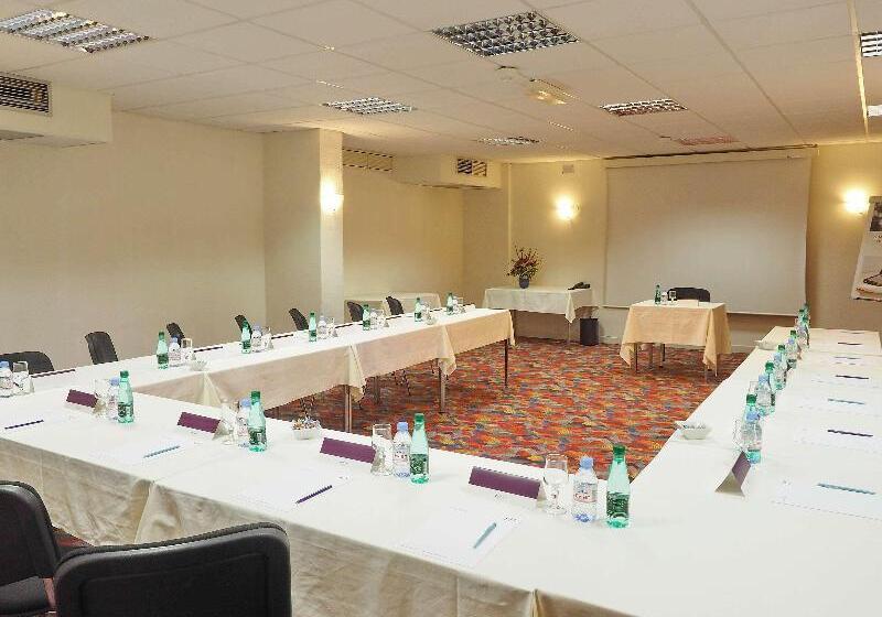 Отель Mercure Millau