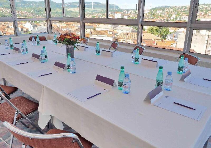 Отель Mercure Millau