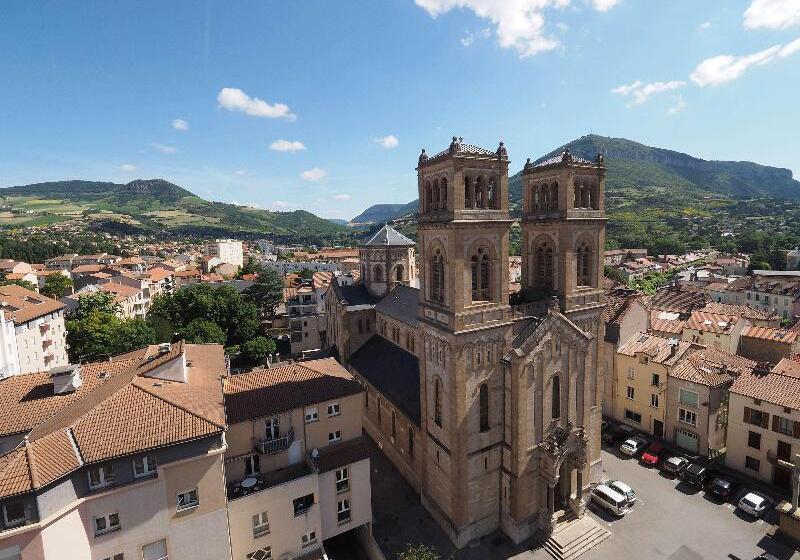 Отель Mercure Millau