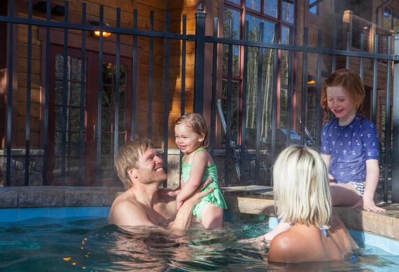 호텔 Mountain Thunder Lodge